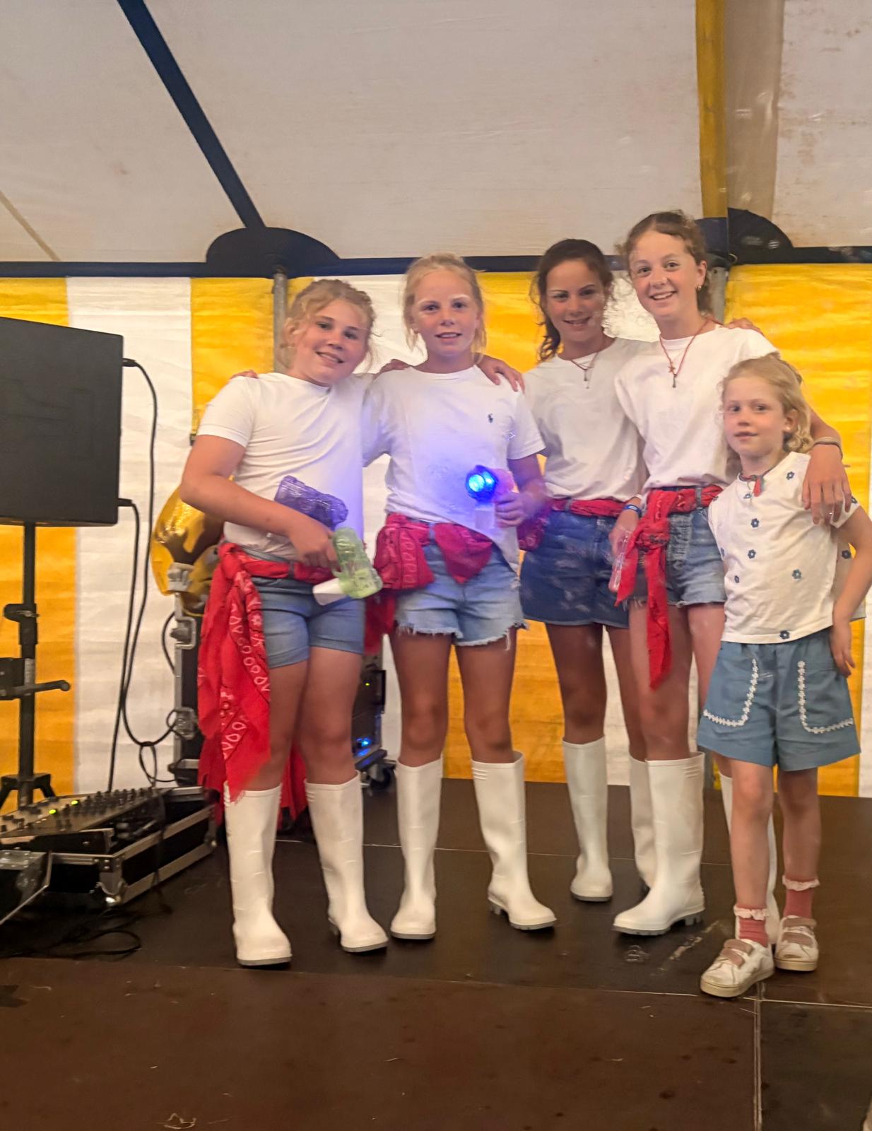 Ruiters op het LRV ponykamp te Izegem
